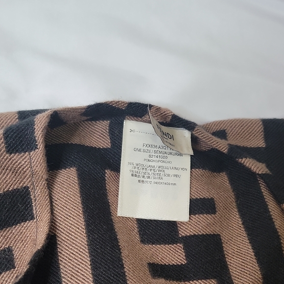 Fendi Black and Tan Monogram Poncho - Picture 4 of 5